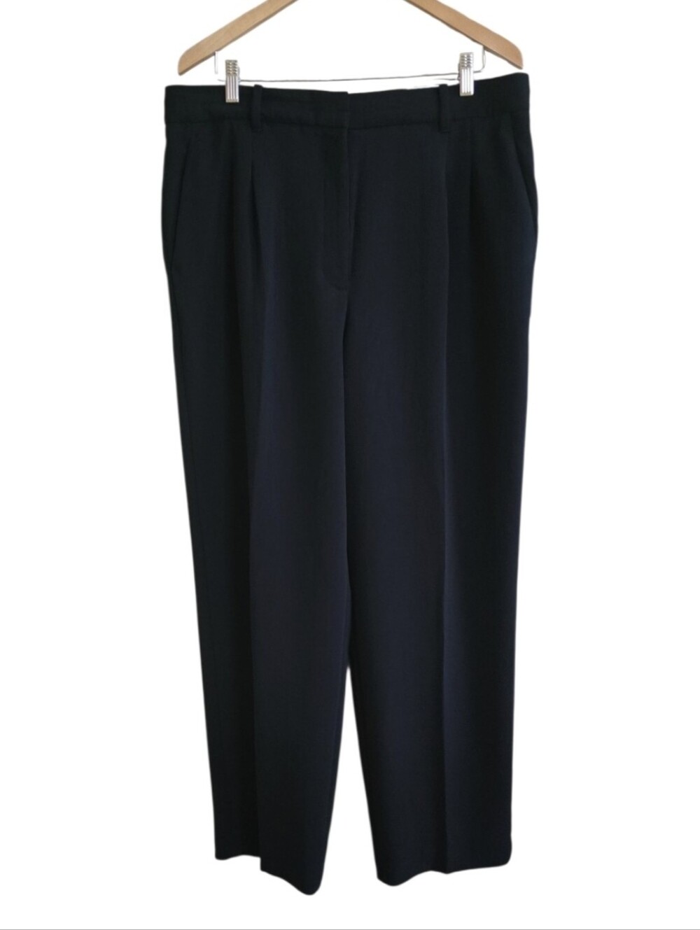Aritzia Wilfred The Effortless Pant Crepette Black High Rise Wide Leg. Size 16